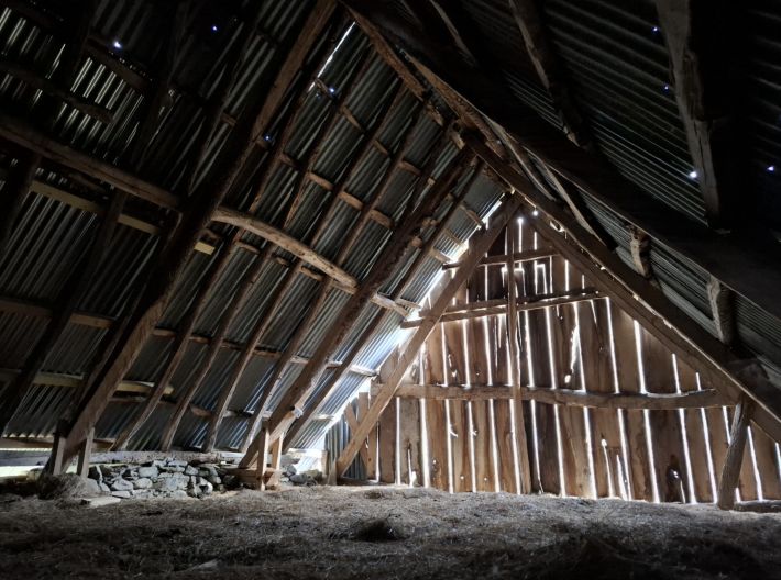 Detached Barn to Renovate in Bucolic Location