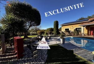 Detached House with Garden and Swimming Pool