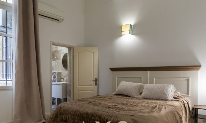 Apartment in Heart of Historic District