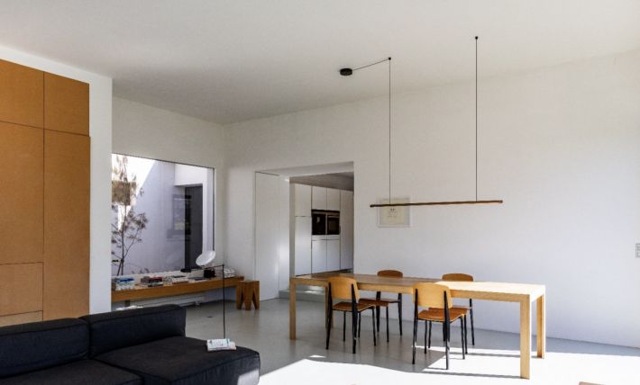 Contemporary Detached Villa with Swimming Pool