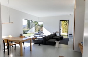 Contemporary Detached Villa with Swimming Pool