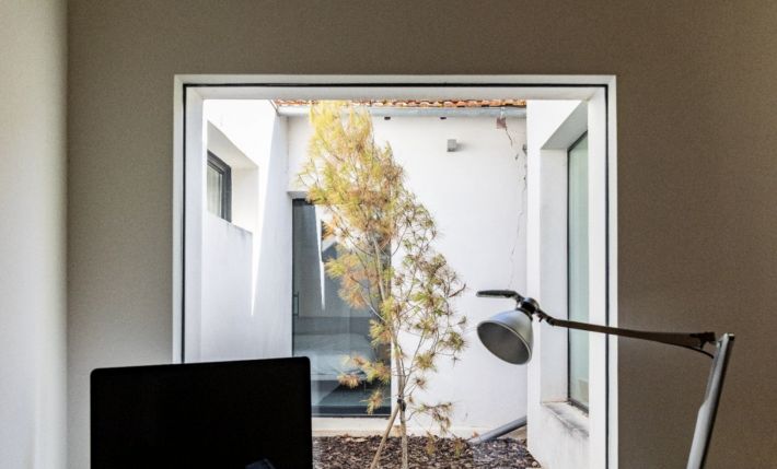 Contemporary Detached Villa with Swimming Pool