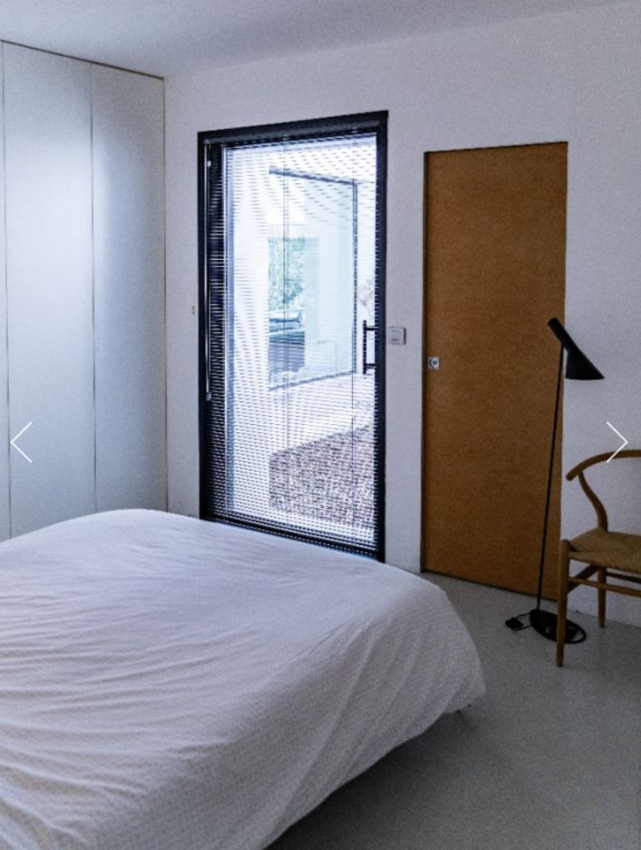 Contemporary Detached Villa with Swimming Pool