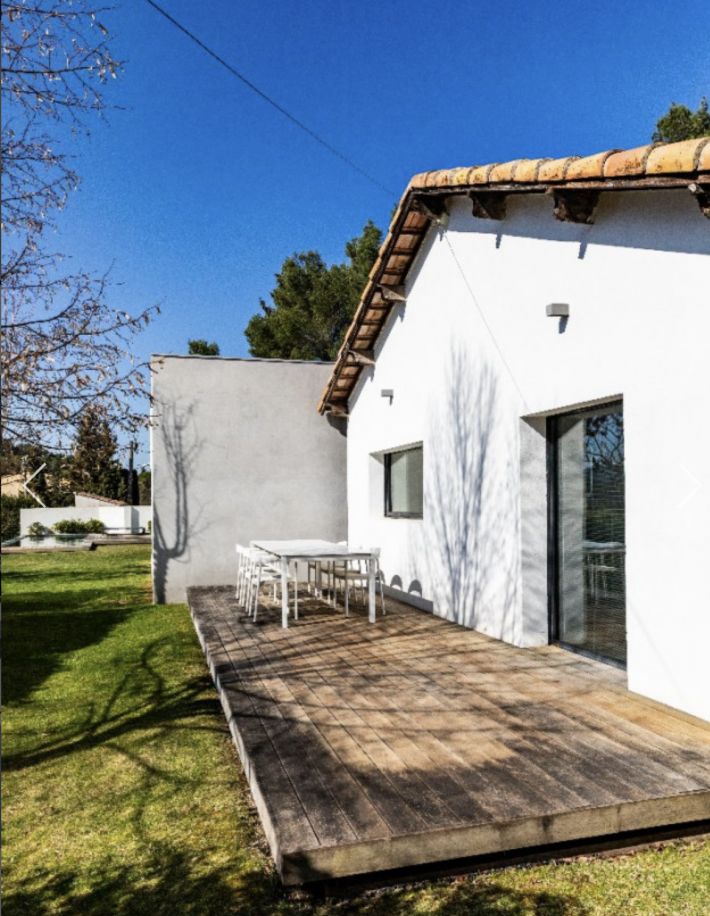 Contemporary Detached Villa with Swimming Pool