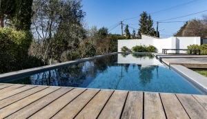 Contemporary Detached Villa with Swimming Pool