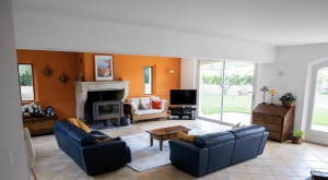 Detached Villa with Swimming Pool