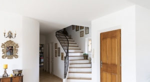 Detached Villa with Swimming Pool