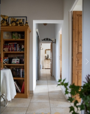 Detached Villa with Swimming Pool