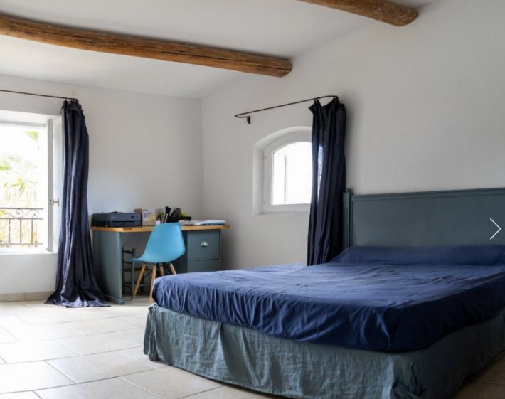 Detached Villa with Swimming Pool