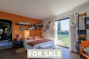 Detached Villa with Infinity Swimming Pool