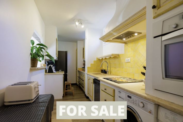 Lovely Apartment in Heart of Town