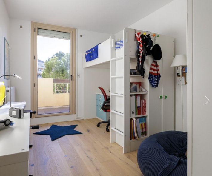 Lovely Apartment in Heart of Town