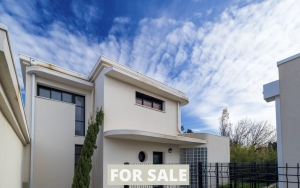 New Build Detached House with Garden