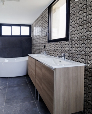 New Build Detached House with Garden