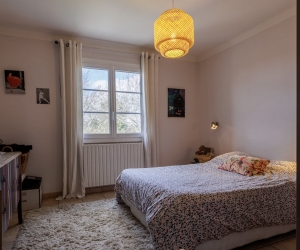 Detached House with Pool in Landscaped Garden