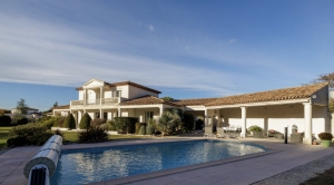 Stunning Manor House with Pool and Parkland Gardens