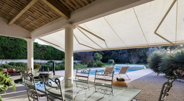 Stunning Manor House with Pool and Parkland Gardens