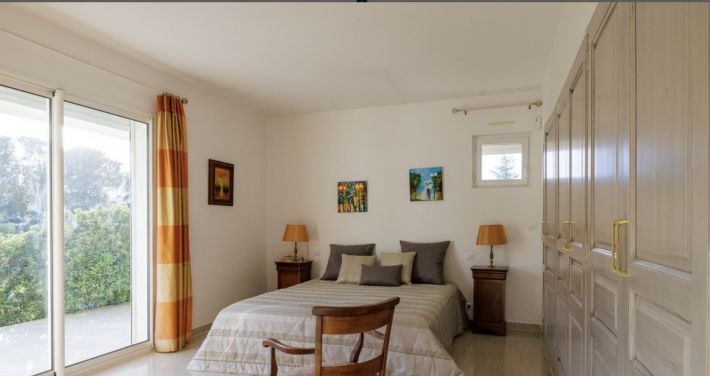 Stunning Manor House with Pool and Parkland Gardens