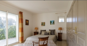 Stunning Manor House with Pool and Parkland Gardens