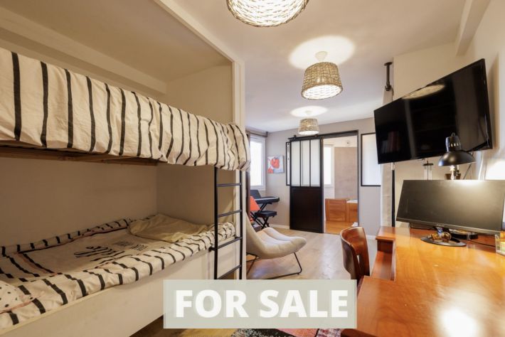 Upscale House with view of the Sainte-Victoire Mountain