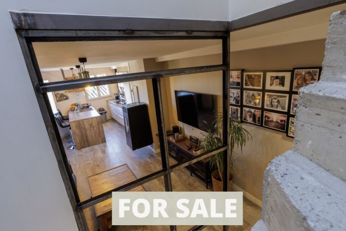 Upscale House with view of the Sainte-Victoire Mountain