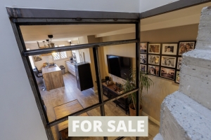 Upscale House with view of the Sainte-Victoire Mountain