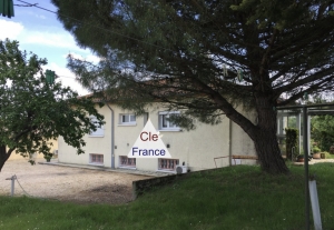 Detached House with Conservatory and Garden