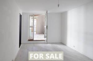 Lovely Villa With Courtyard Garden