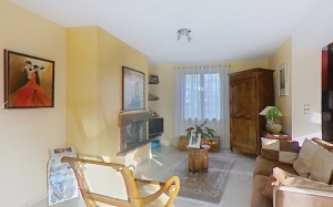 Lovely Detached House with Garden