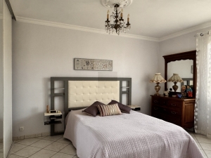 Detached Villa with Mature Garden and Open View