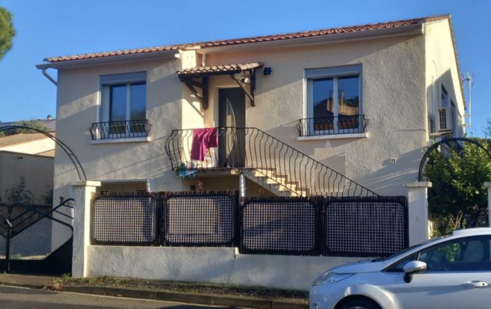 Detached House with Garden