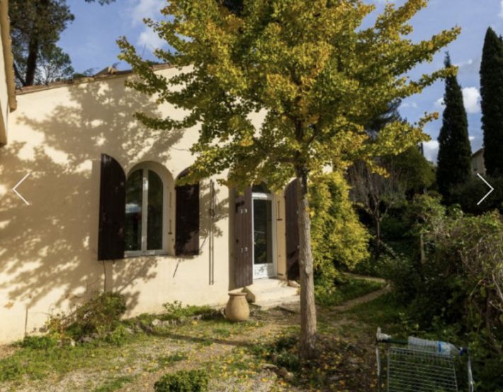 Detached Villa With Large Rooms