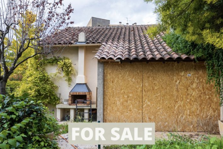 Detached Villa With Large Rooms