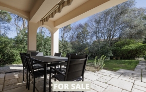 Manor House with Swimming Pool in Landscaped Gardens