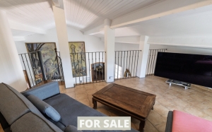 Contemporary Detached House with Swimming Pool