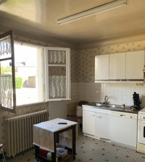 SLD02639 - Under Offer with Cle France