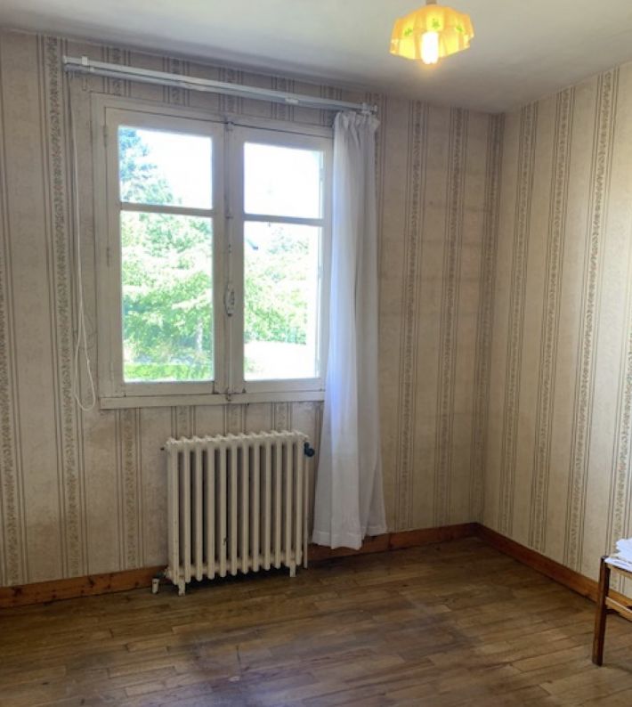 SLD02639 - Under Offer with Cle France