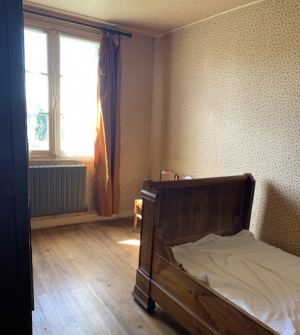 SLD02639 - Under Offer with Cle France