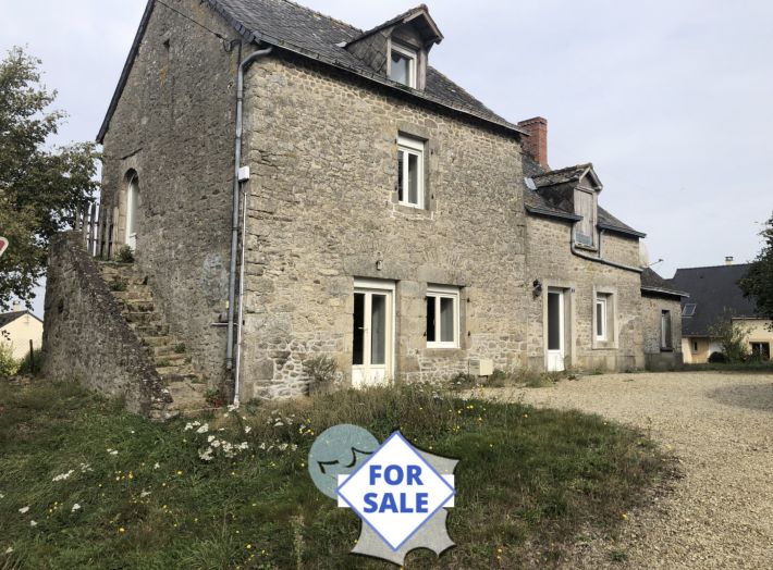 Main Photo of a 4 bedroom  House for sale