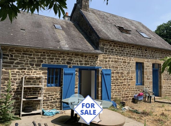 Main Photo of a 3 bedroom  Cottage for sale