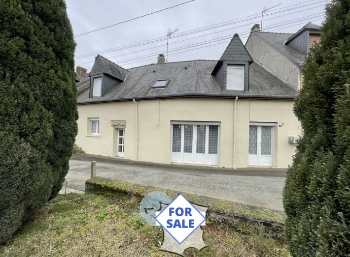 Main Photo of a 3 bedroom  House for sale