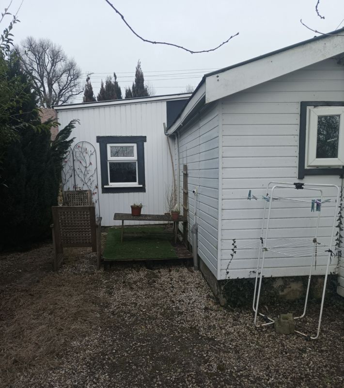 Countryside Chalet and Mobile Home in Rural Hamlet