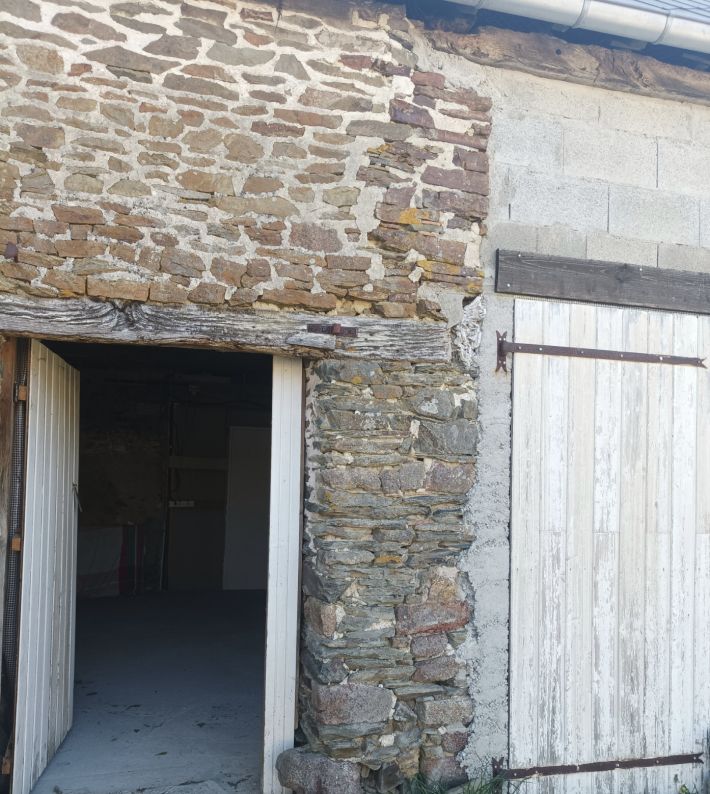 Former Farm House with Outbuildings