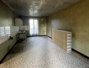 SLD02646 - Under Offer with Cle France