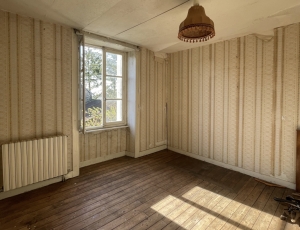 SLD02646 - Under Offer with Cle France