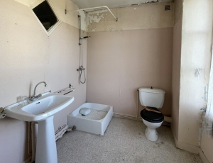 SLD02646 - Under Offer with Cle France