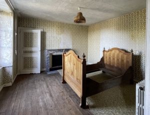 SLD02646 - Under Offer with Cle France