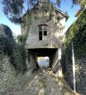 SLD02646 - Under Offer with Cle France