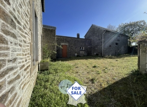 SLD02646 - Under Offer with Cle France