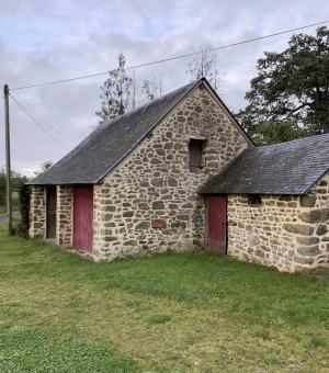 Detached Country House with Outbuilding